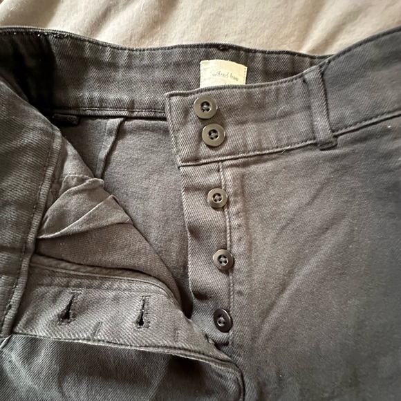 Aritzia Wilfred Free Modern Cargo Pant size 4 in black - Picture 4 of 6